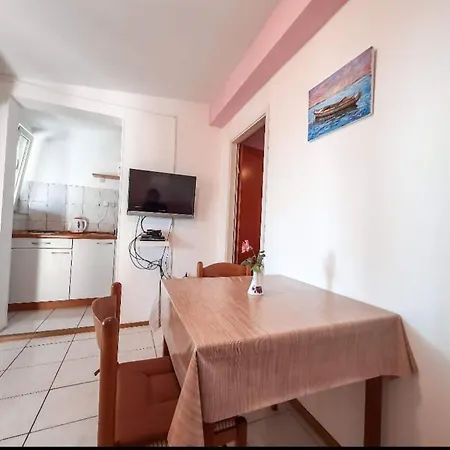 شقة Apartman Keti Za 3 Osobe يزيرا