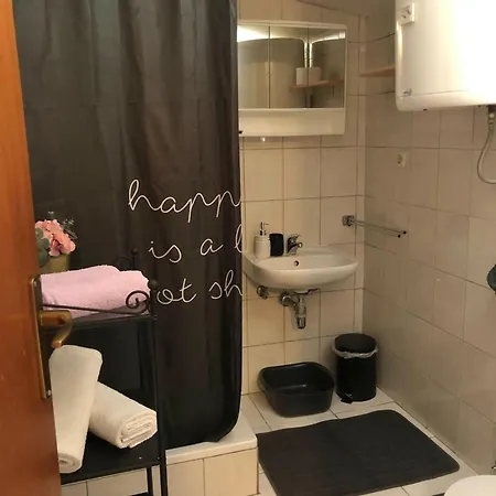 Apartman Keti Za 3 Osobe شقة يزيرا