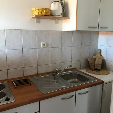 شقة Apartman Keti Za 3 Osobe